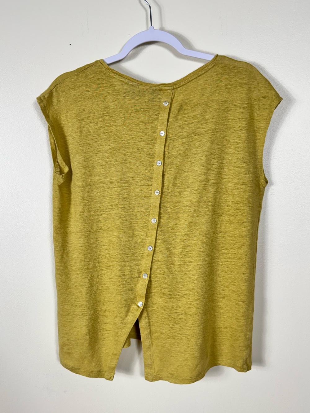 Tahari Mustard Yellow Cap-Sleeve Knit Top - Picture 4 of 6